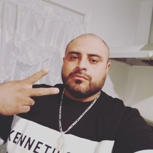 Meet your Posher, Efrain